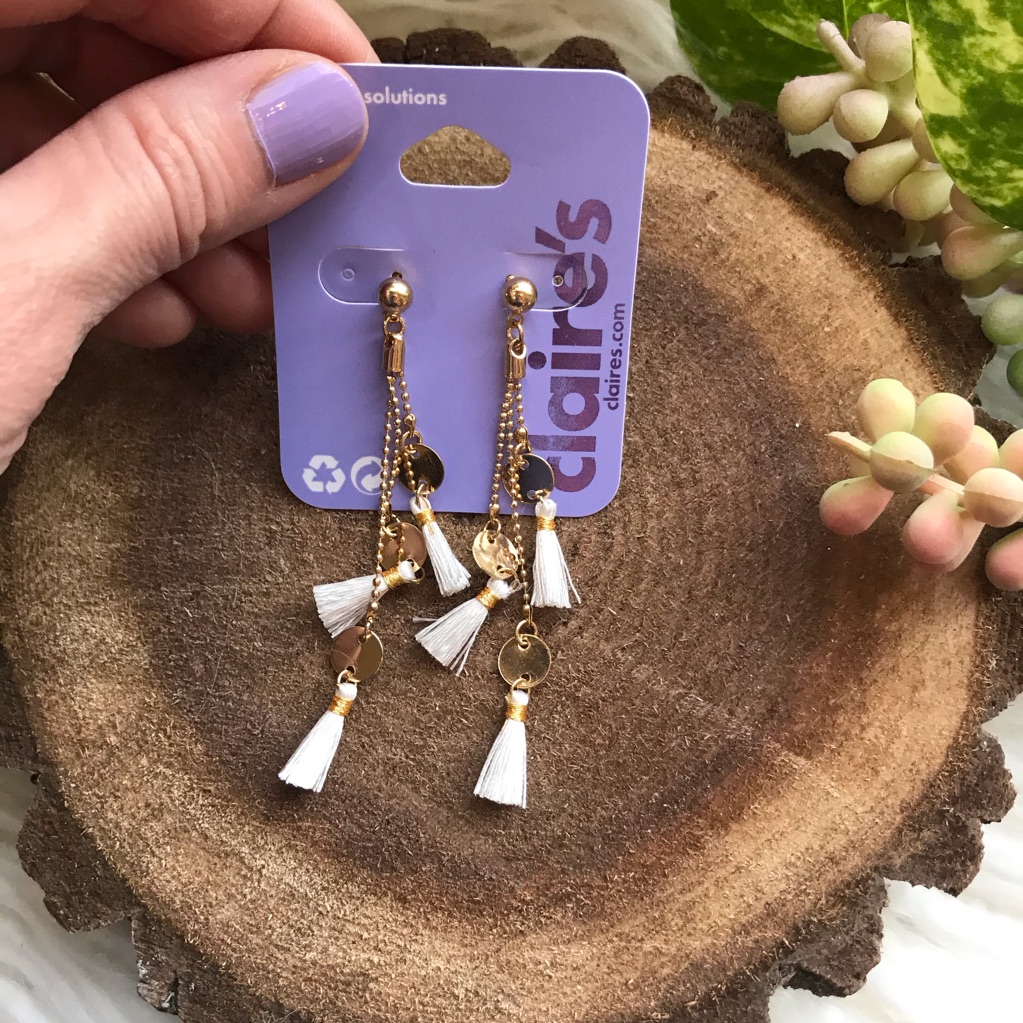 3 For 30 Fashion Lightweight Earrings 15$